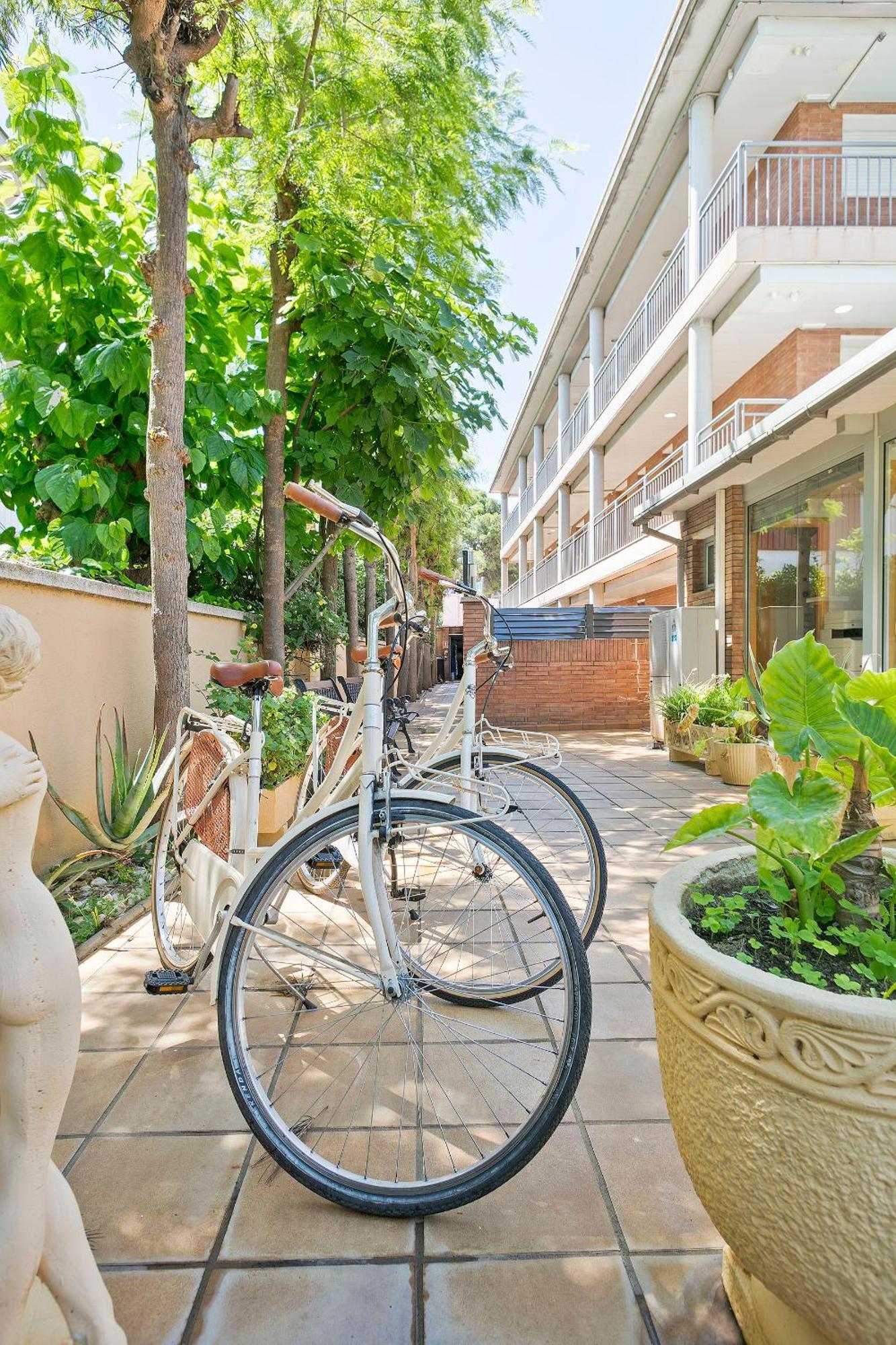Apartamentos Velor Кастельдефельс Экстерьер фото