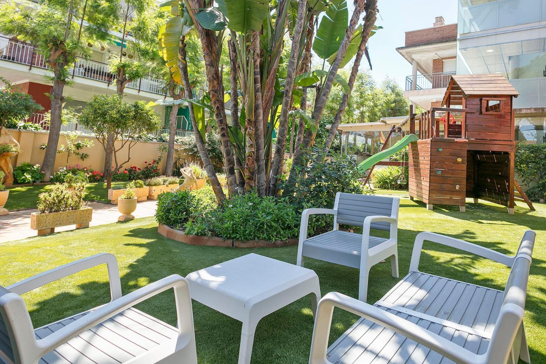 Apartamentos Velor Кастельдефельс Экстерьер фото