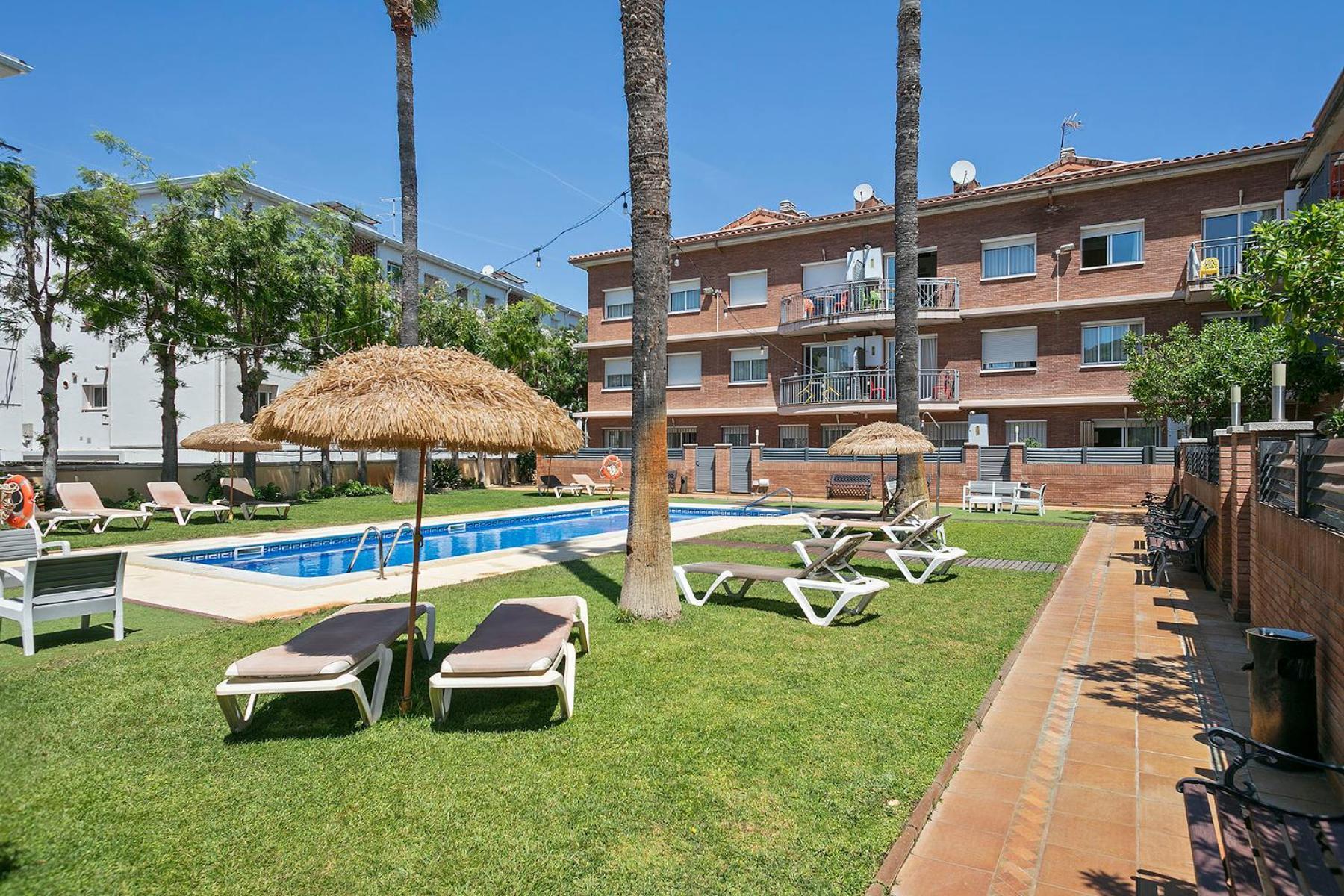 Apartamentos Velor Кастельдефельс Экстерьер фото
