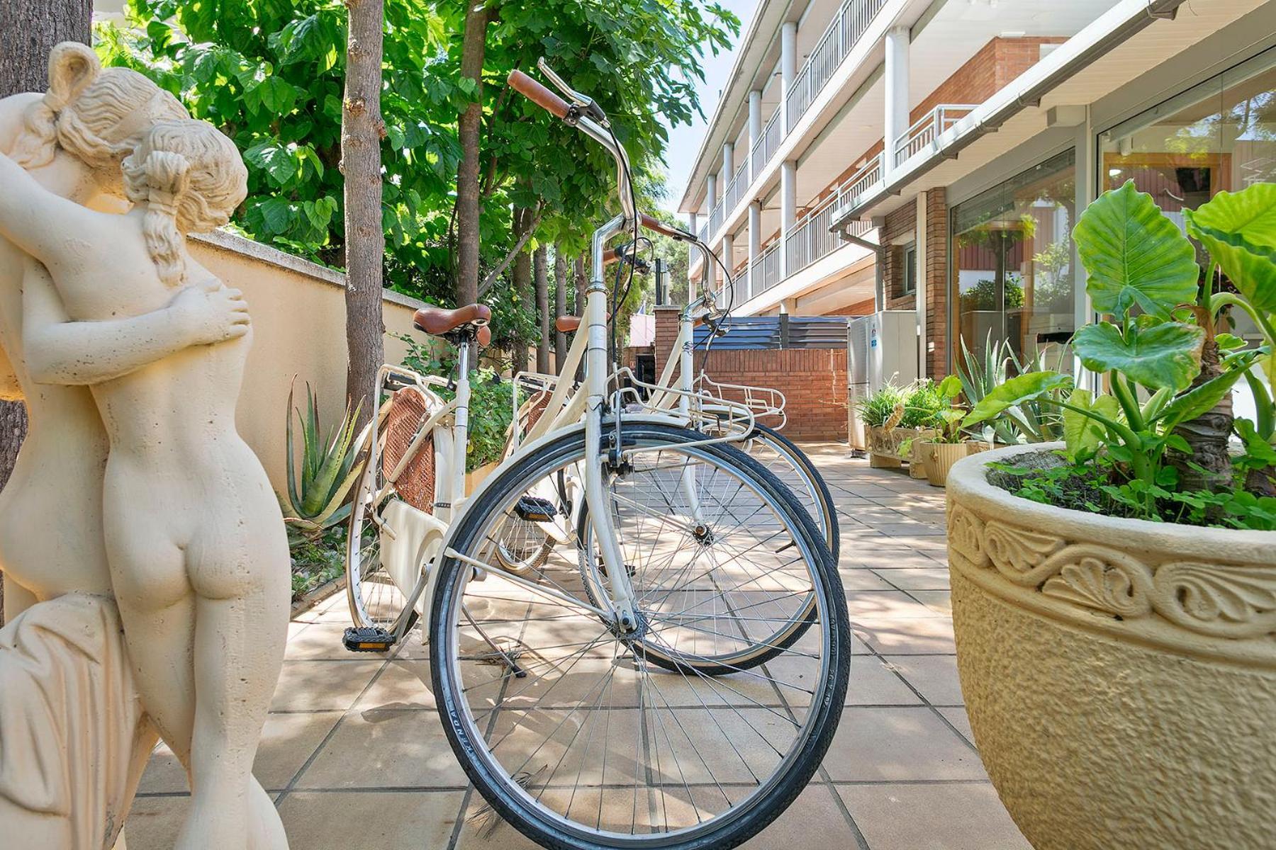 Apartamentos Velor Кастельдефельс Экстерьер фото